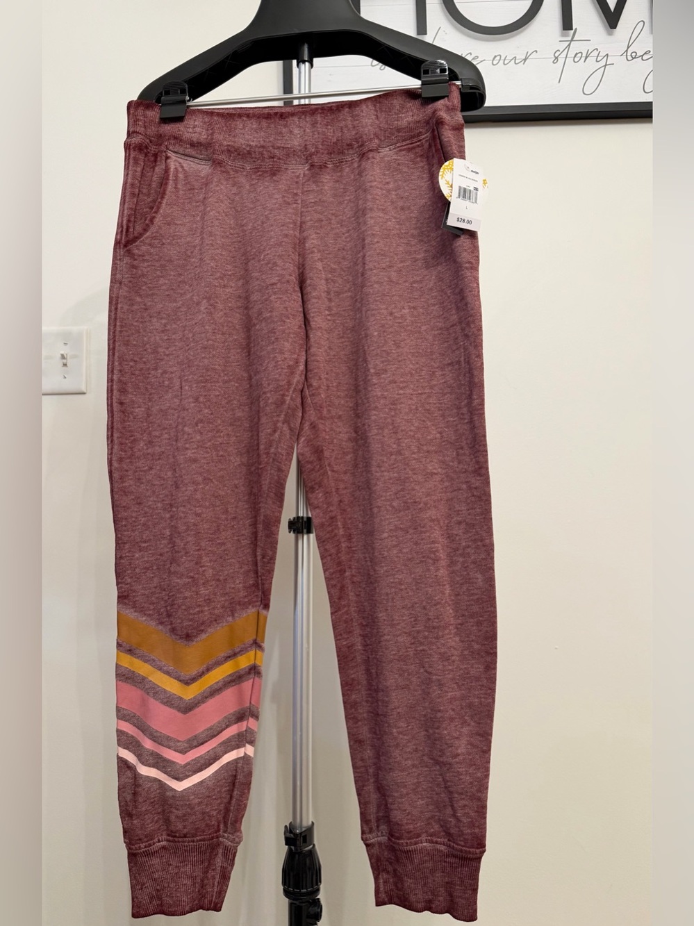 Derek Heart Women's Jogger Pants, Burgundy Chevron Leg Print, Size L